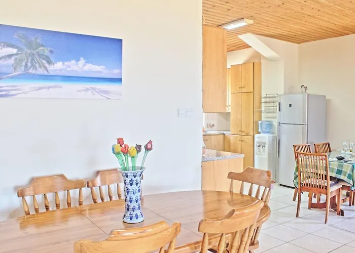 Majestic * Ayia Marina